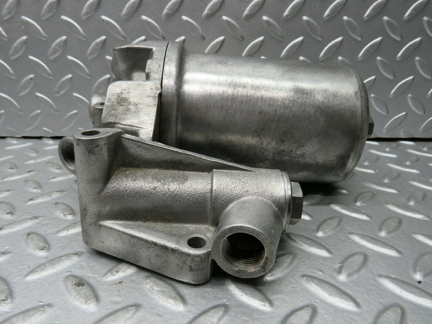 22160 Mercedes-Benz S123 280TE Wagon Oil Filter Housing 1101801502