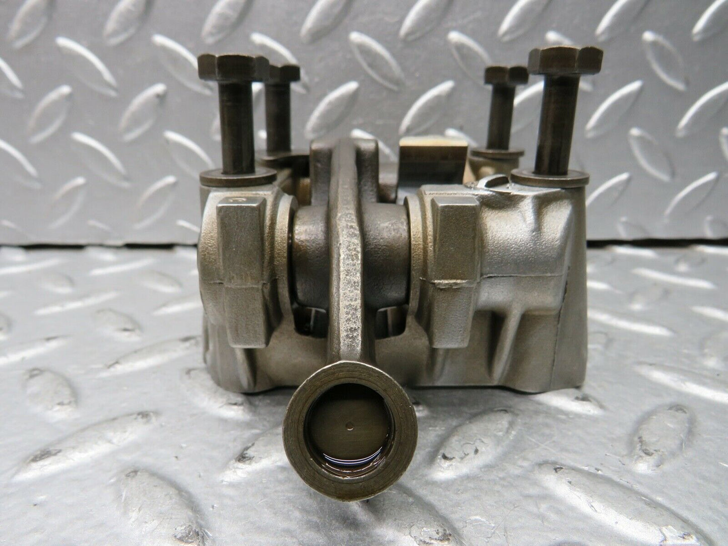 21740 Mercedes-Benz W126 300SE Rocker Arms Camshaft Bearing Block 1030510610