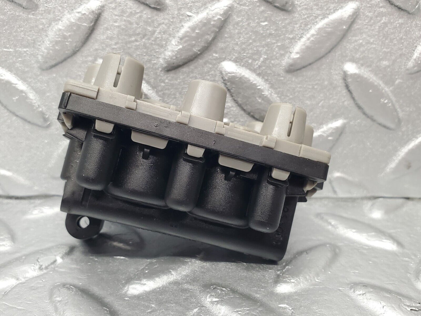 46932 Mercedes-Benz R129 320SL Coupe Engine Vacuum Valve 1298003178