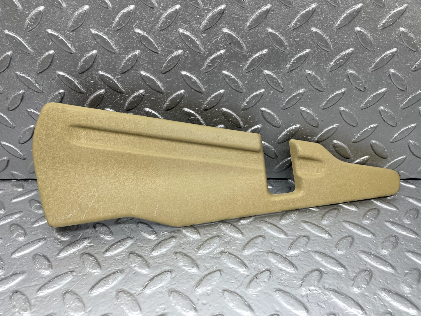 44280 Mercedes-Benz W123 280E Front Right Seat Cover Trim Beige 1239100618