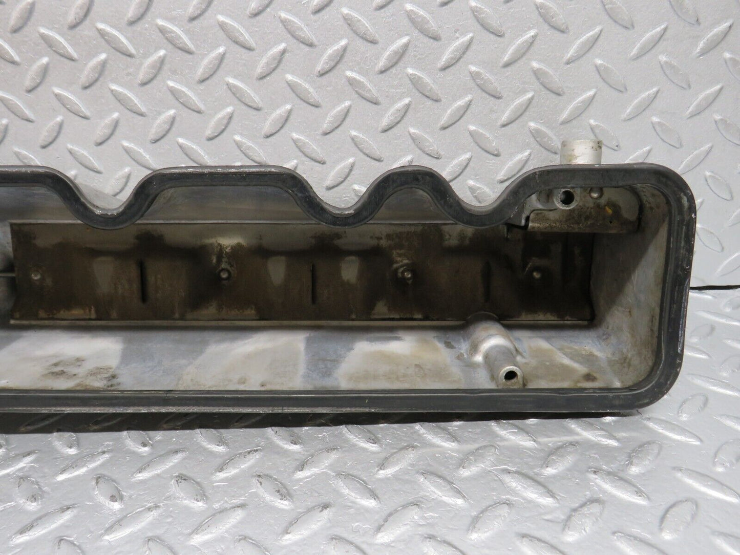 39895 Mercedes-Benz R107 350SL Coupe Cylinder Head Valve Cover Right 1160163305 1160160621