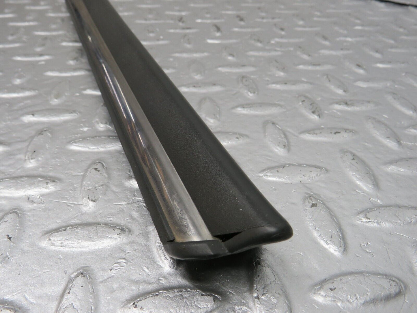 40125 Mercedes-Benz R107 350SL Coupe Front Right Wing Lower Trim