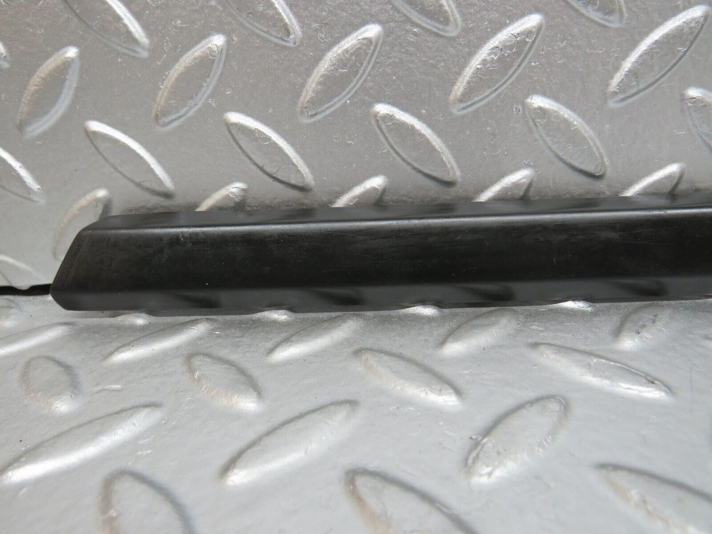 30787 Mercedes-Benz W201 190E 2.0L Rear Left Door Centre Moulding Trim