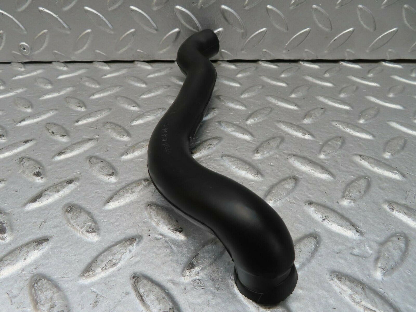 15687 Mercedes-Benz R107 450SL Coupe Air Intake Breather Hose 1160940482