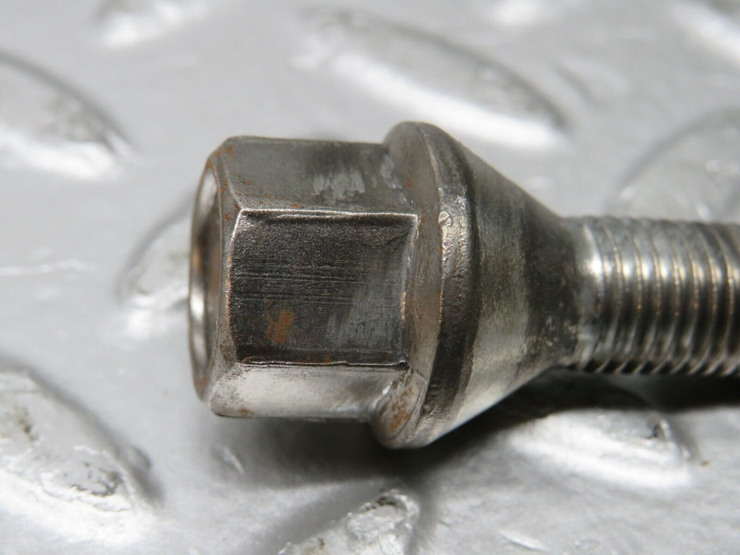 31863 Mercedes-Benz 5x Alloy Wheel Lug Bolt M12x1.5