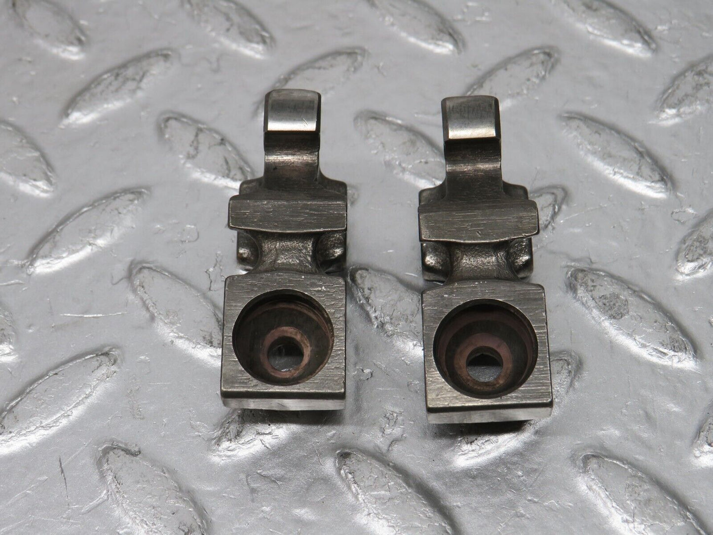 33007 Mercedes-Benz C107 R107 350 V8 Valve Rocker Arm With Spring & Tappet
