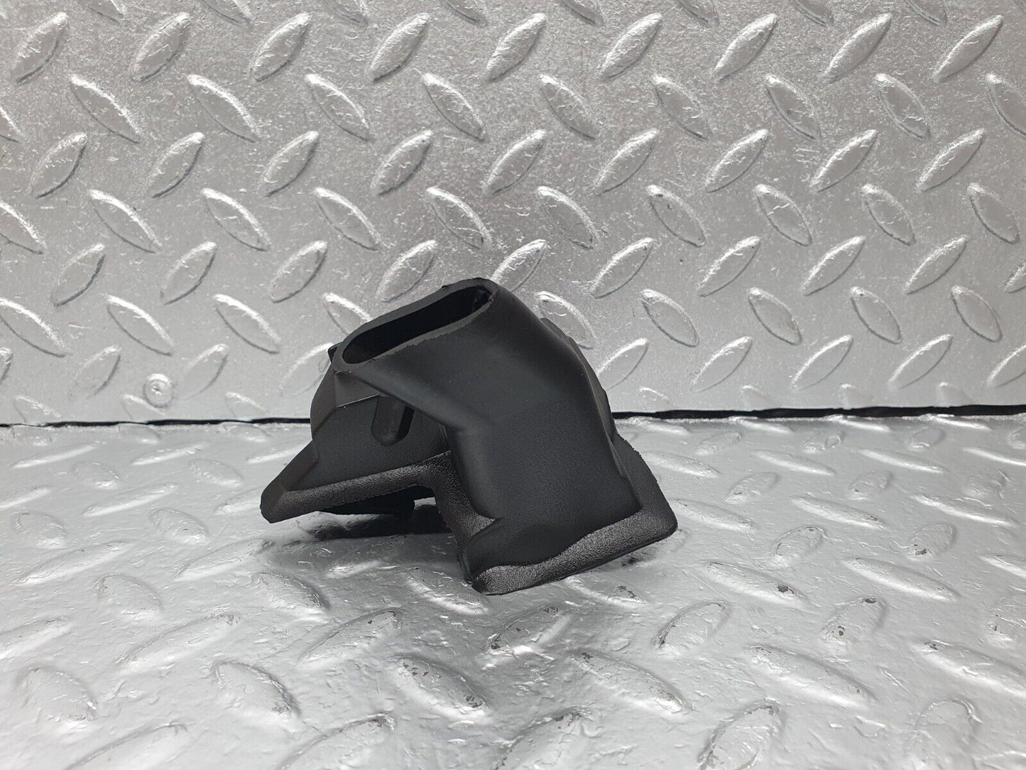 42923 Mercedes-Benz W201 190 Water Drain Rubber Left Side 2016280169