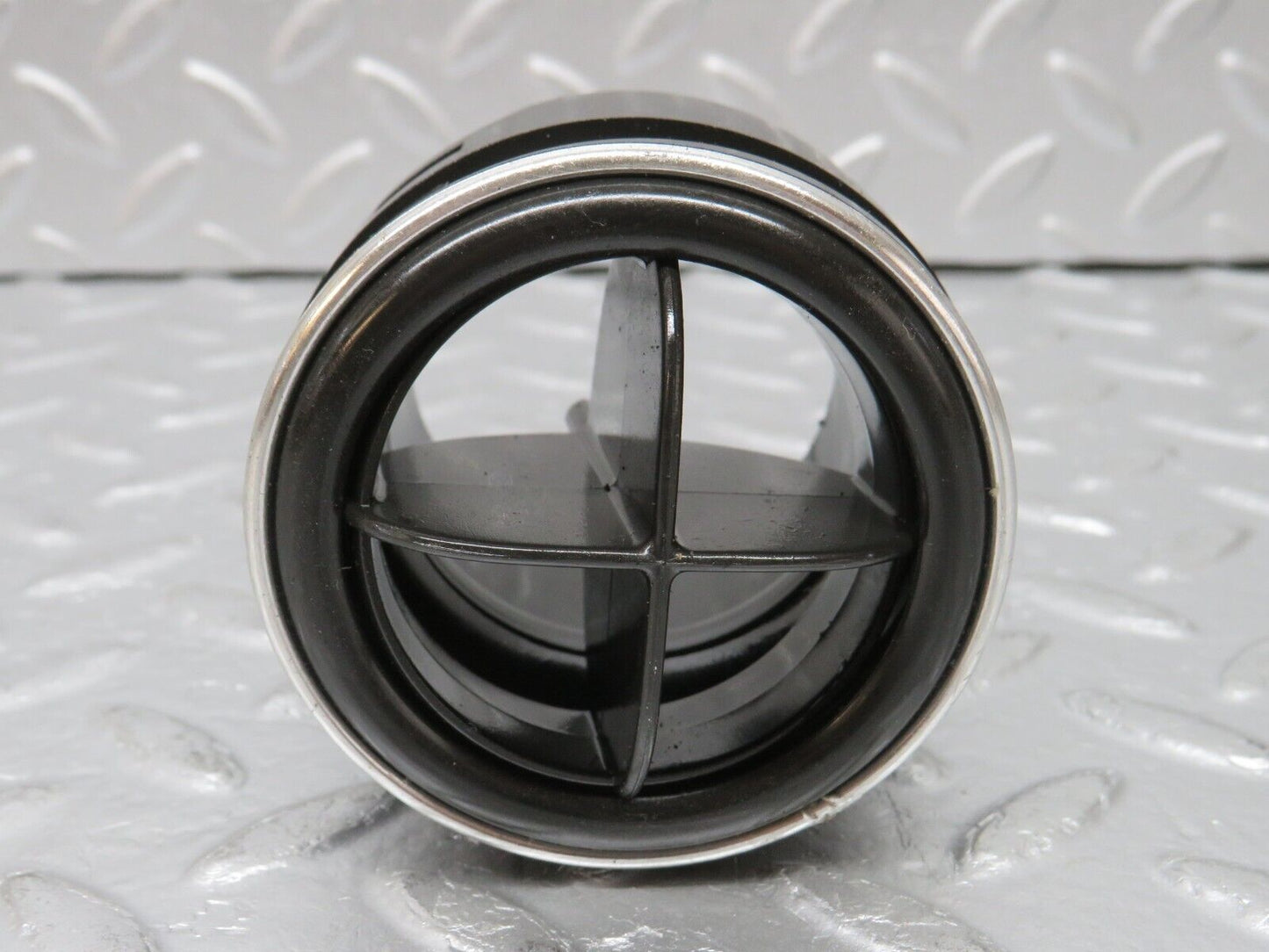 32746 Mercedes-Benz C107 R107 Dashboard Air Vent
