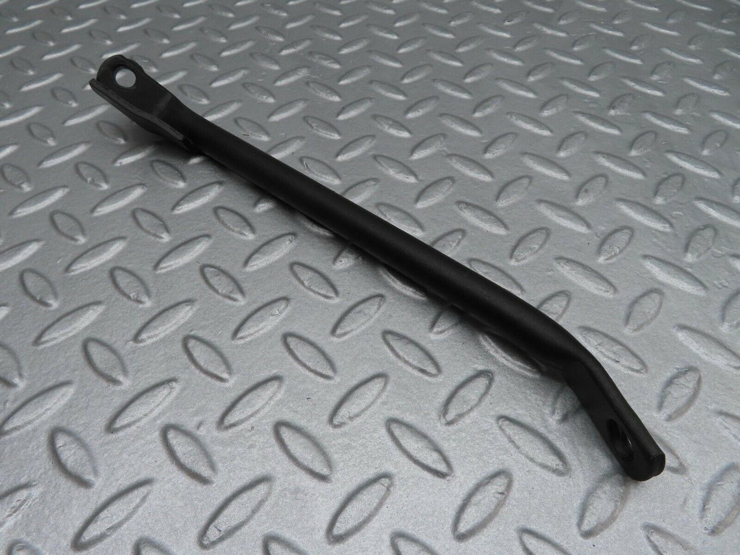15977 Mercedes-Benz W123 280E Air Condition Compressor Holder