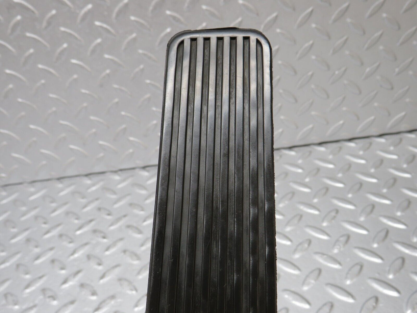 39500 Mercedes-Benz R129 320SL Coupe Accelerator Pedal 1293010620 1293010001 1293010382