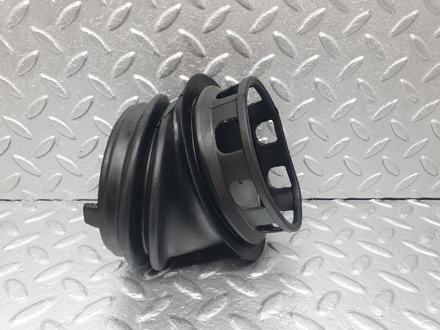 43609 Mercedes-Benz C126 380SEC Coupe Fuse Box Rubber Grommet 1265450146