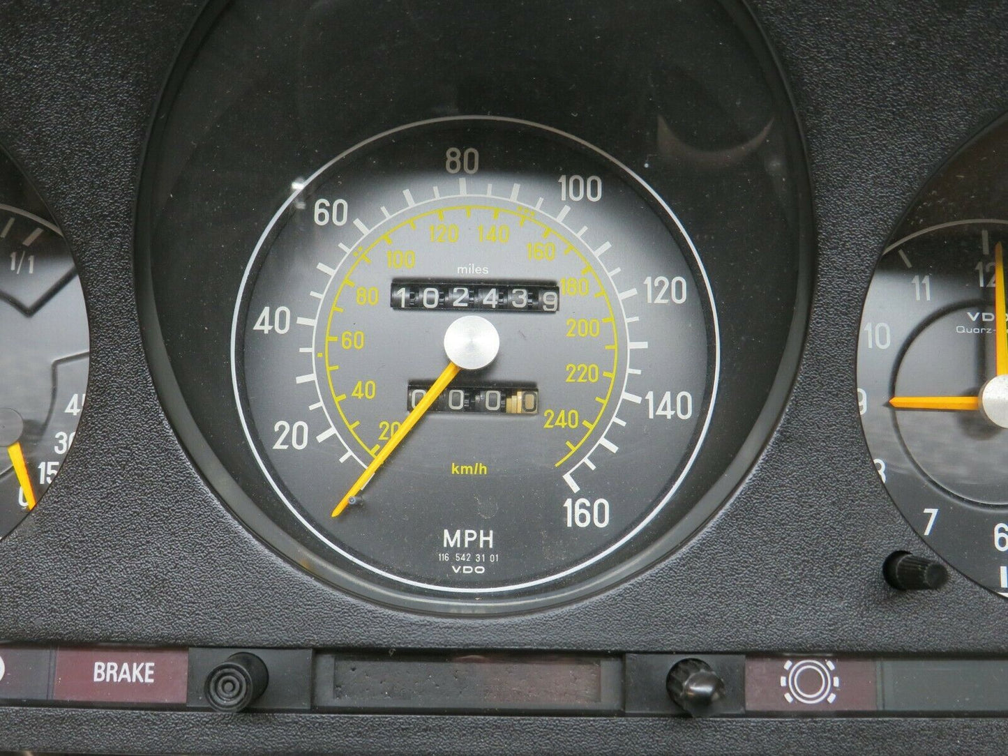 23685 Mercedes-Benz W116 350SE Instrument Cluster 87001021 1165423101