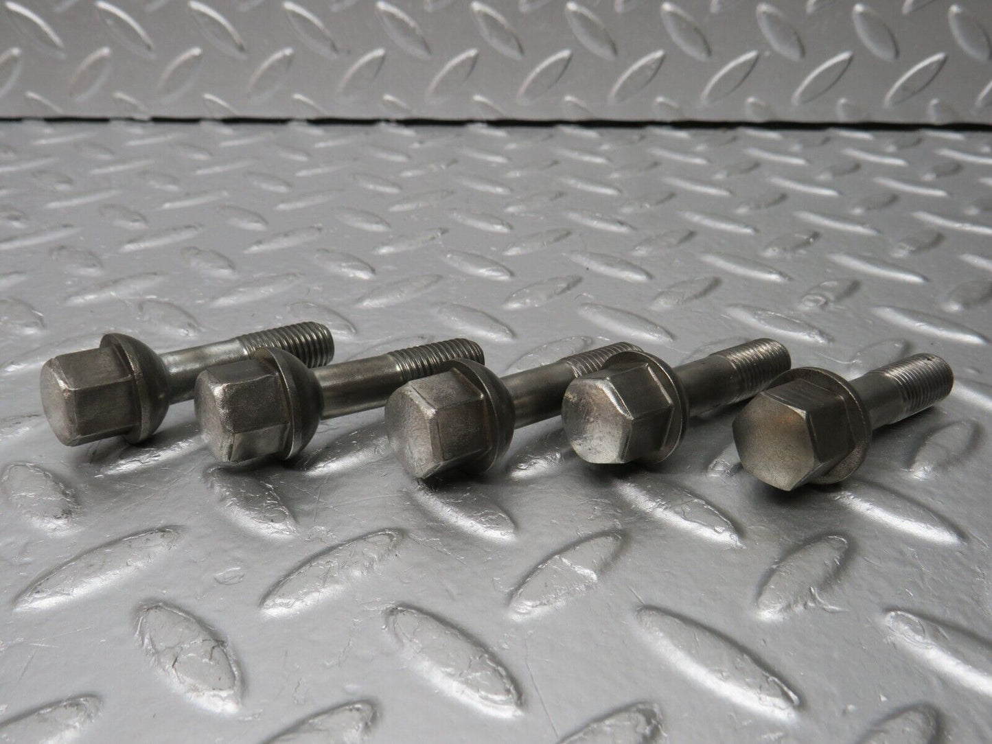 32640 Mercedes-Benz 5x Alloy Wheel Lug Bolt M12x1.5