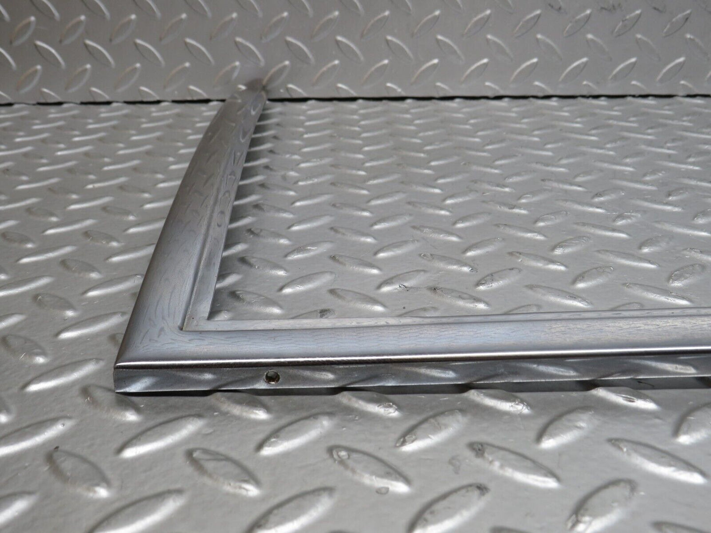 37318 Mercedes-Benz W109 300SEL Rear Right Door Chrome Window Frame