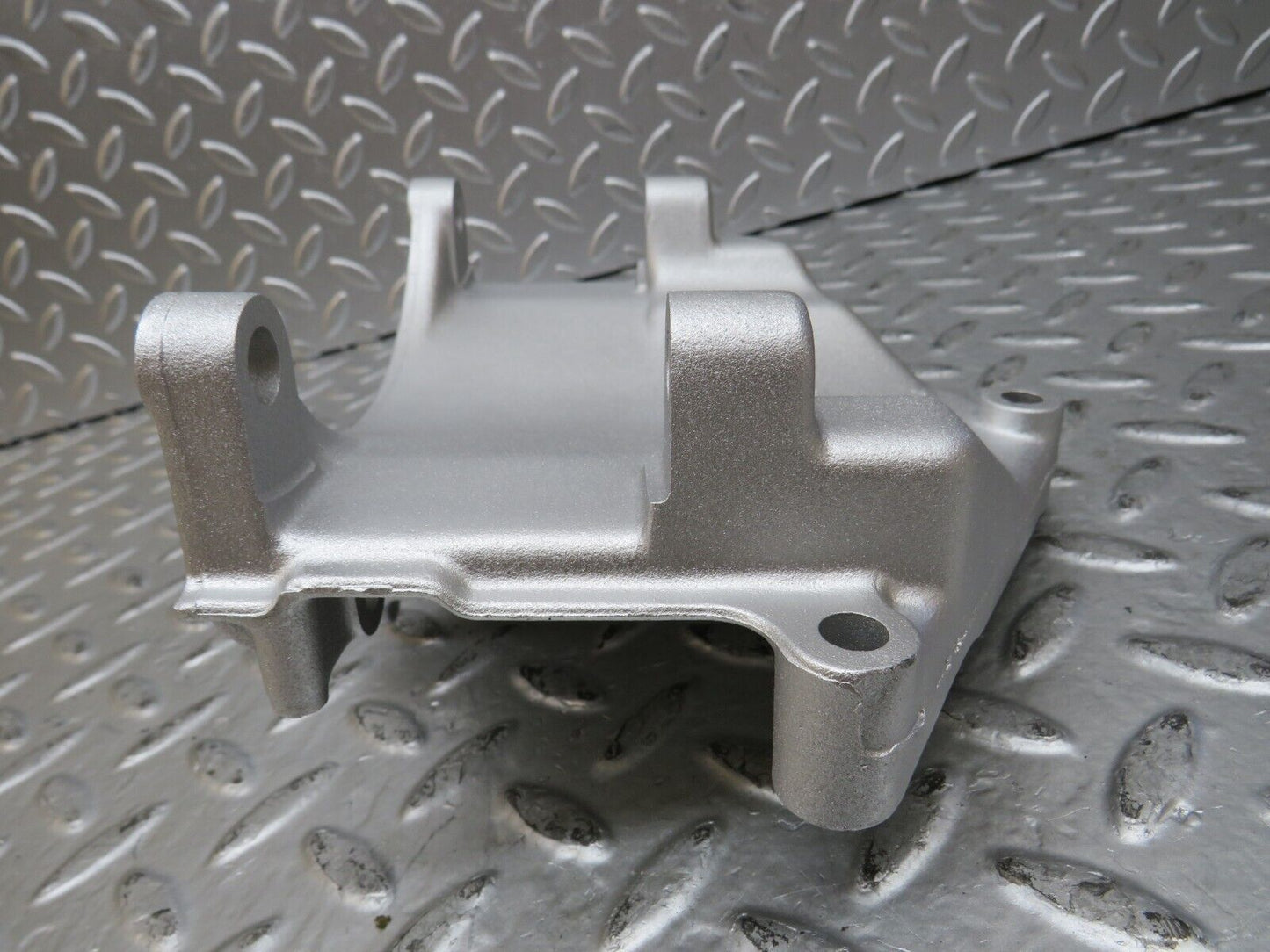 26680 Mercedes-Benz C124 220CE Coupe AC Compressor Support Bracket 1111550135