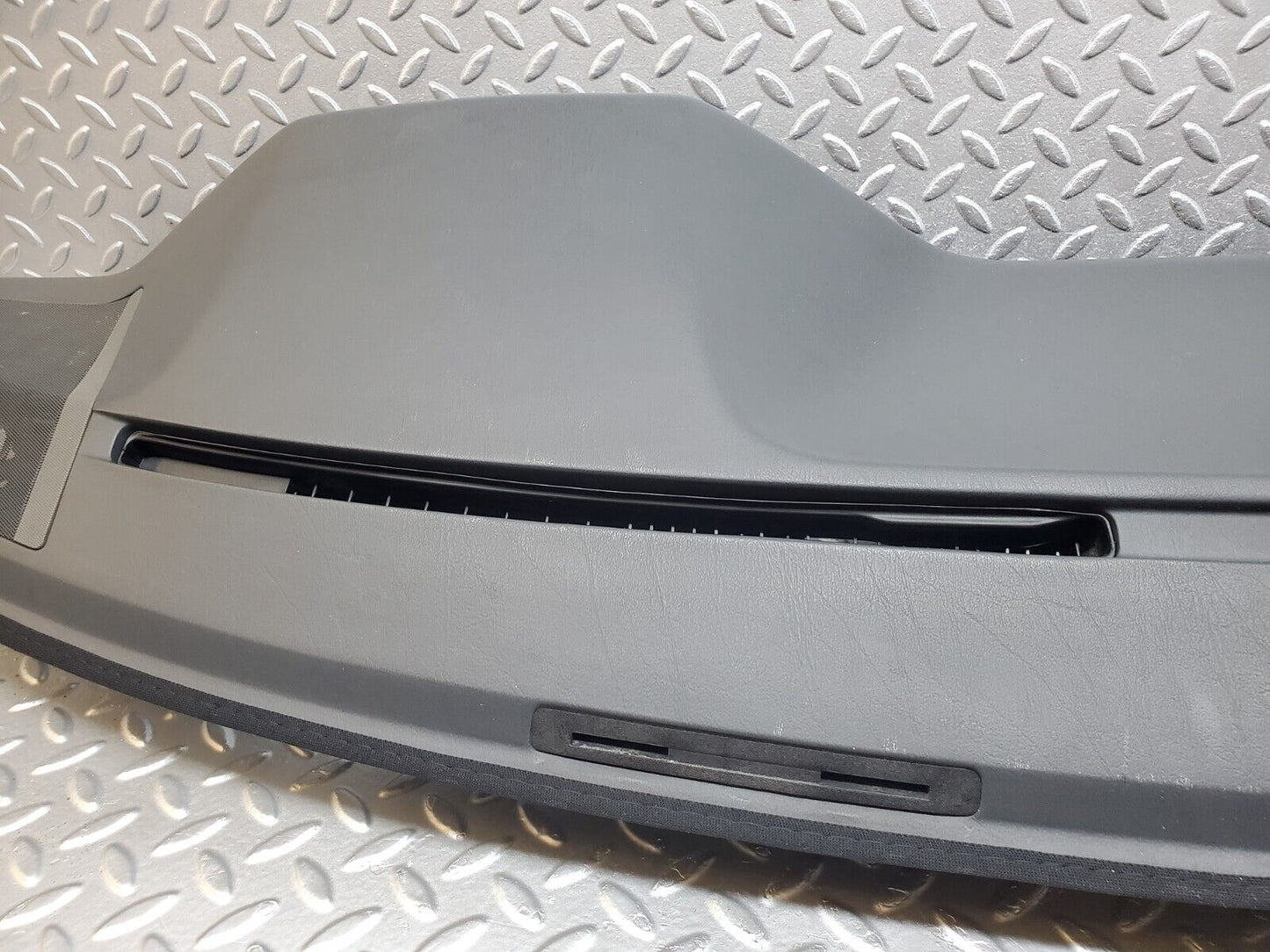 44690 Mercedes-Benz W124 220E Dashboard Black