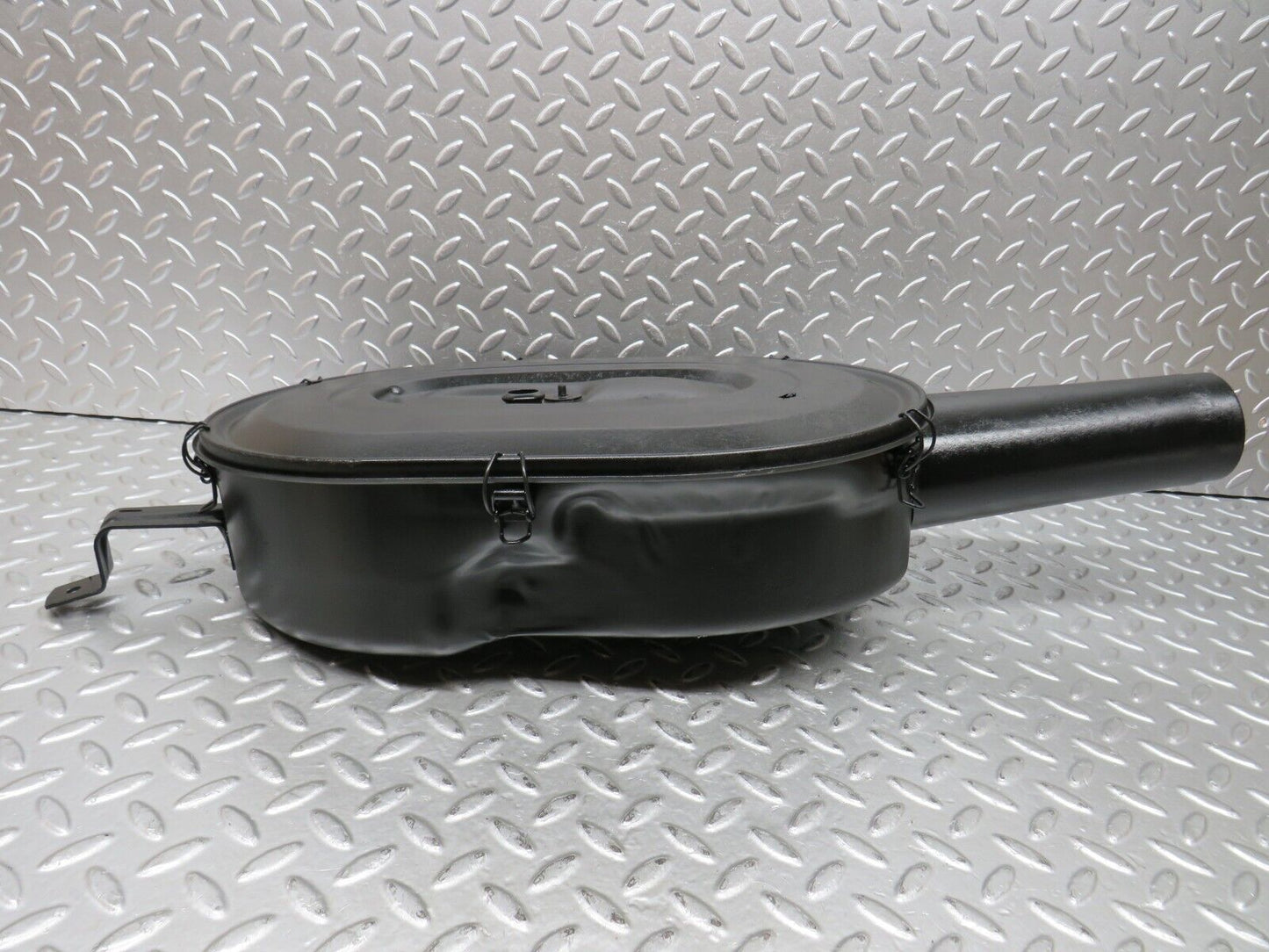 28027 Mercedes-Benz W123 280E Air Filter Box Housing 0100949502