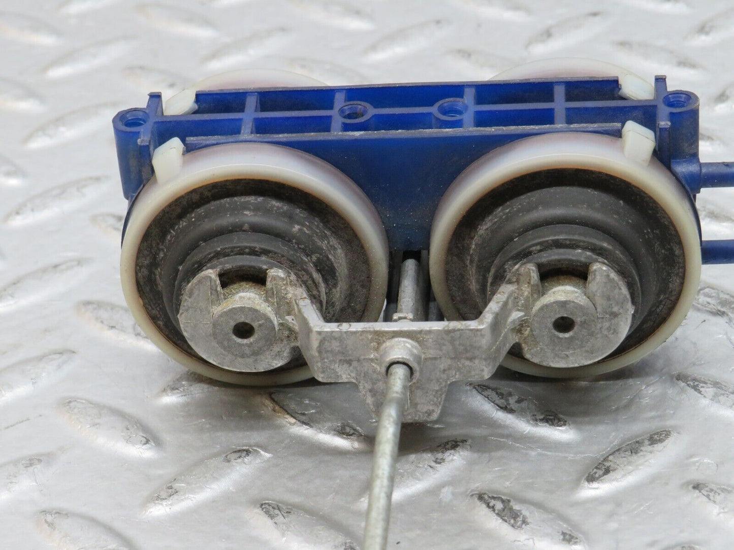 28176 Mercedes-Benz W123 280E Front Right Door Lock Vacuum Actuator