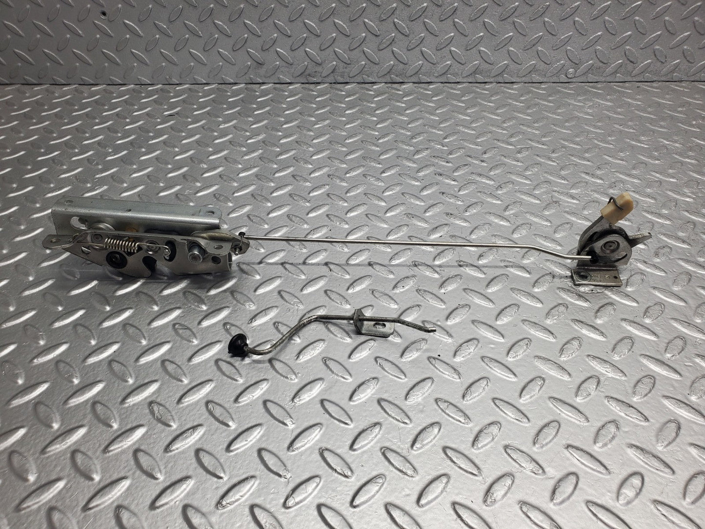 W124 Wagon rear left seat bench locking mechanism used OEM
