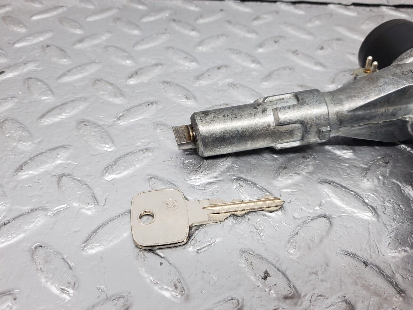 44396 Mercedes-Benz W123 280E Steering Lock Ignition Switch With Key