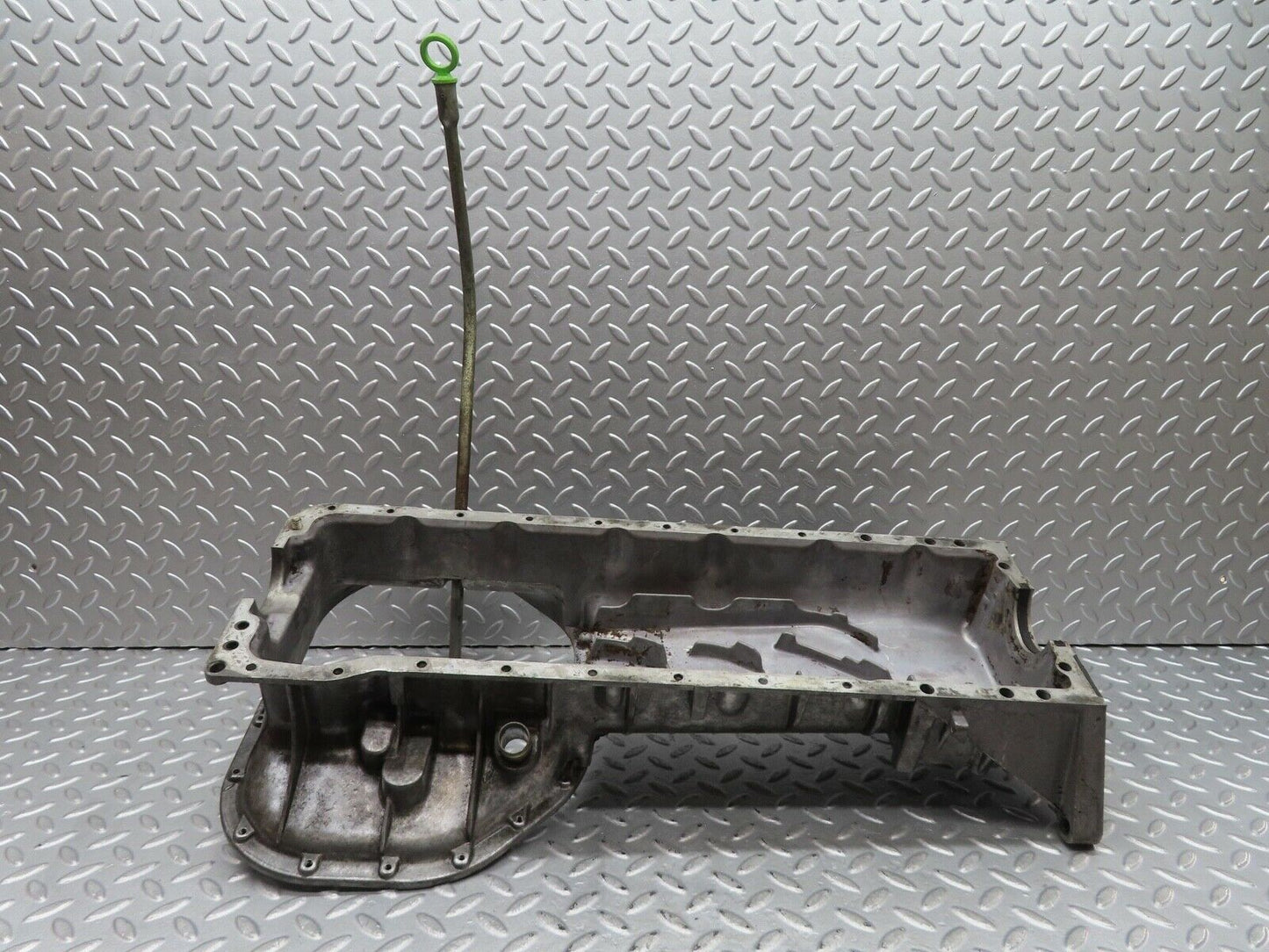 16991 Mercedes-Benz C123 280CE Coupe Oil Pan Oil Sump 1100140702