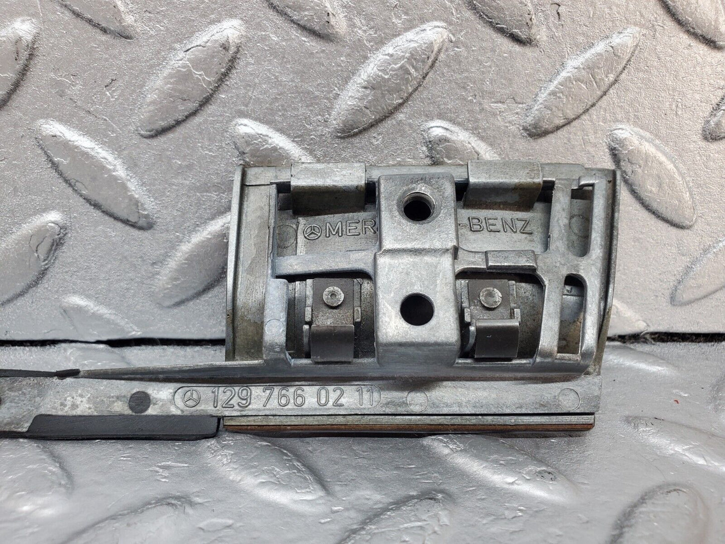 45030 Mercedes-Benz R129 300SL Coupe Door Handle Wood Trim Right 1297660211