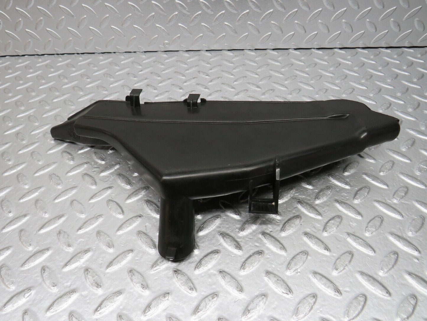 31687 Mercedes-Benz W201 190LE 1.8L Front Right Rain Gutter Drain Channel 2016280273