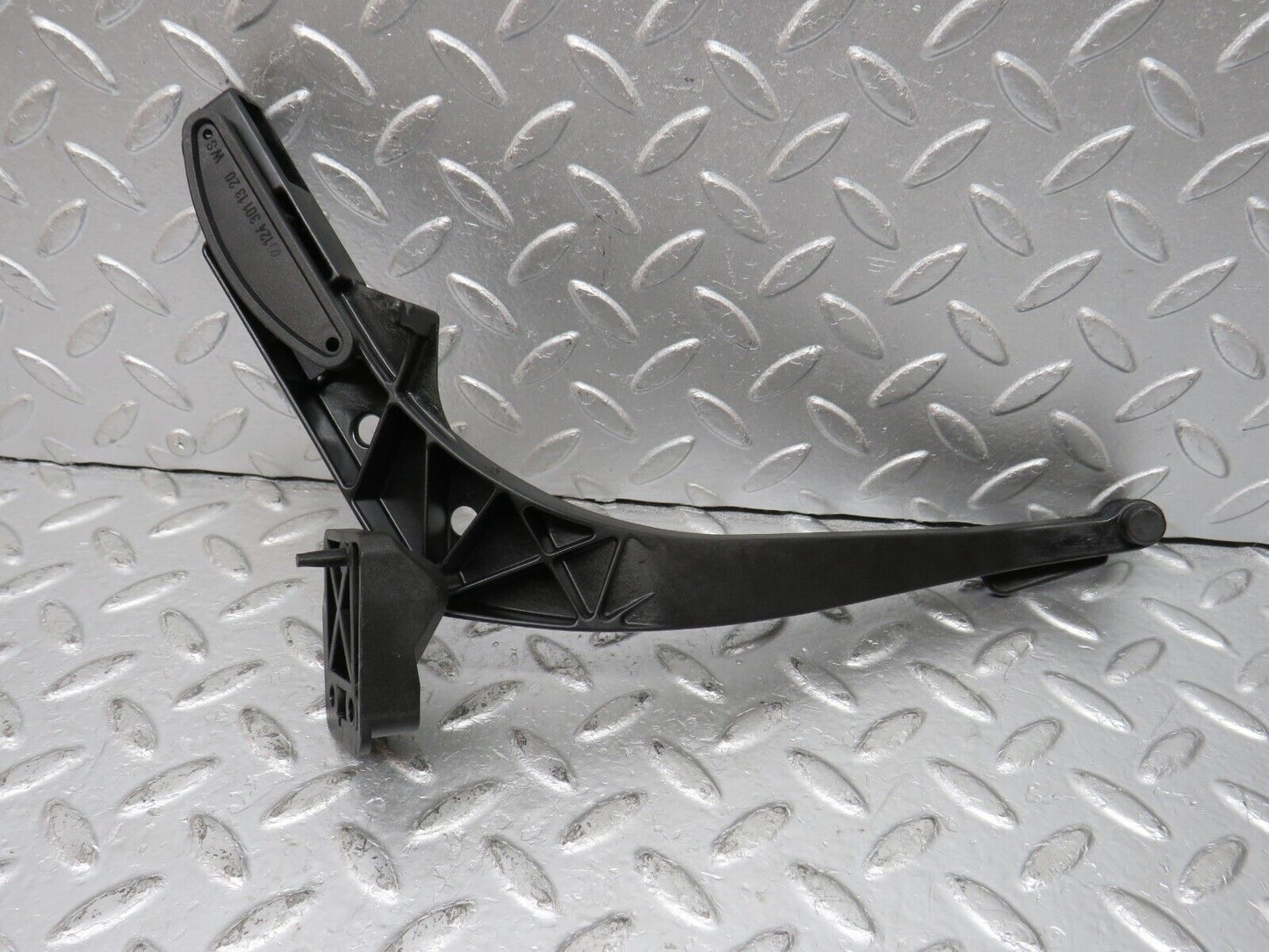 33465 Mercedes-Benz W202 C180 Accelerator Pedal Linkage 2023011223 1403000213