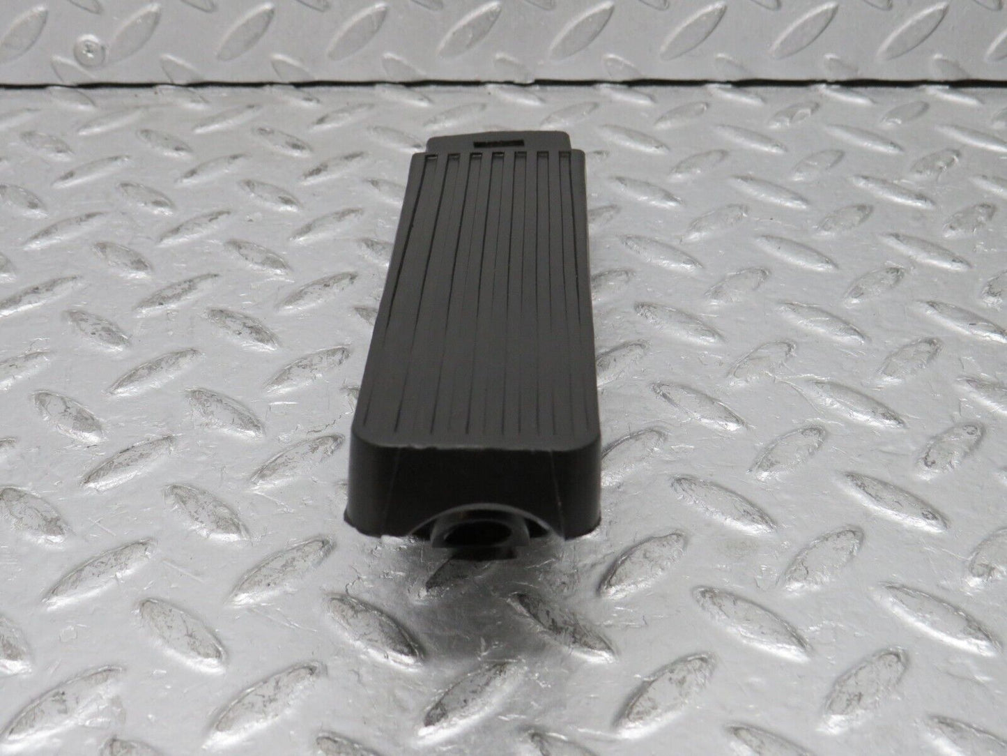 37940 Mercedes-Benz A124 320E Cabriolet Accelerator Pedal With Rubber 1263000504 1233010082