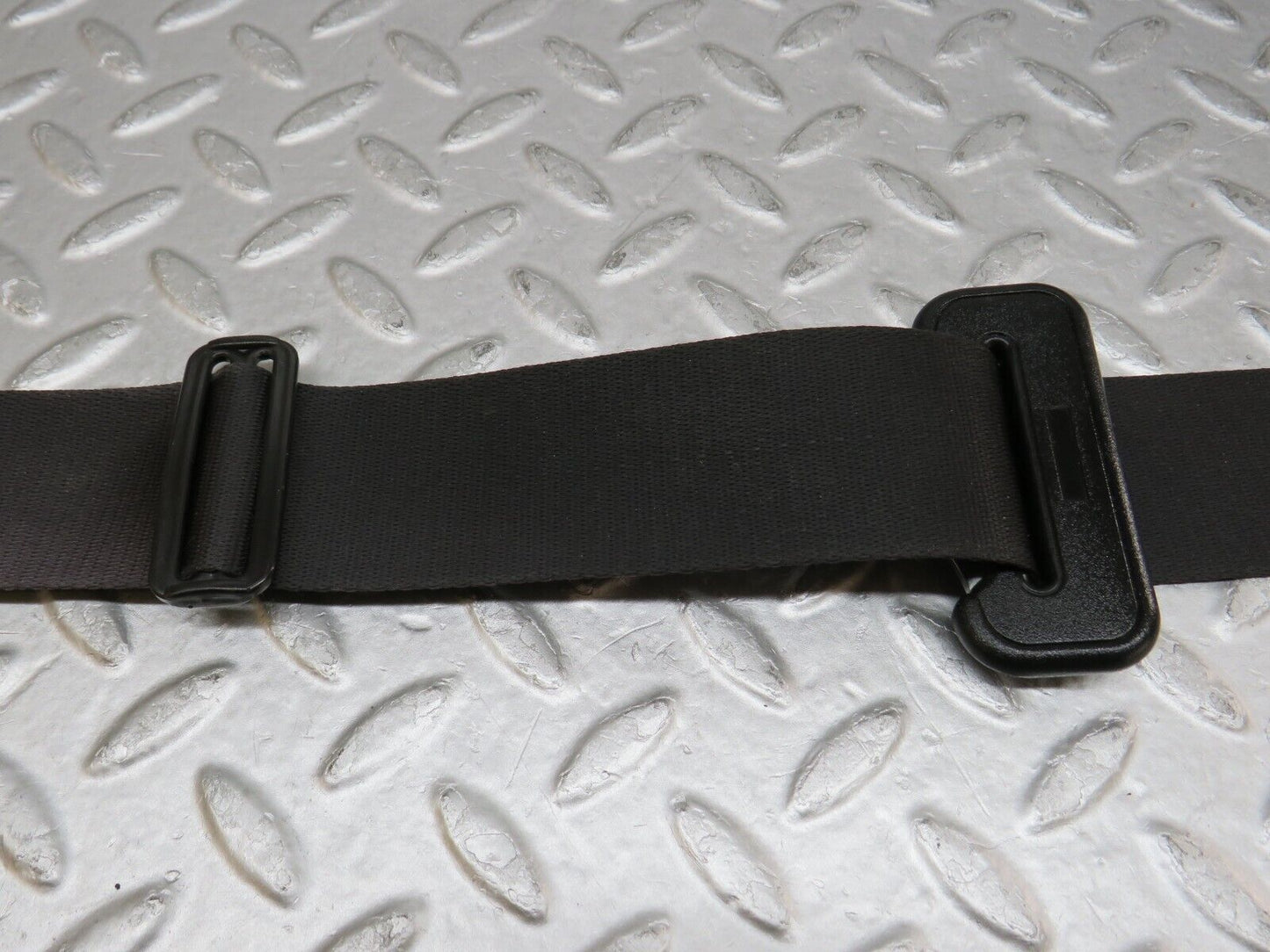 35875 Mercedes-Benz W108 Front Right Seat Belt & Buckle 116639489 123306589