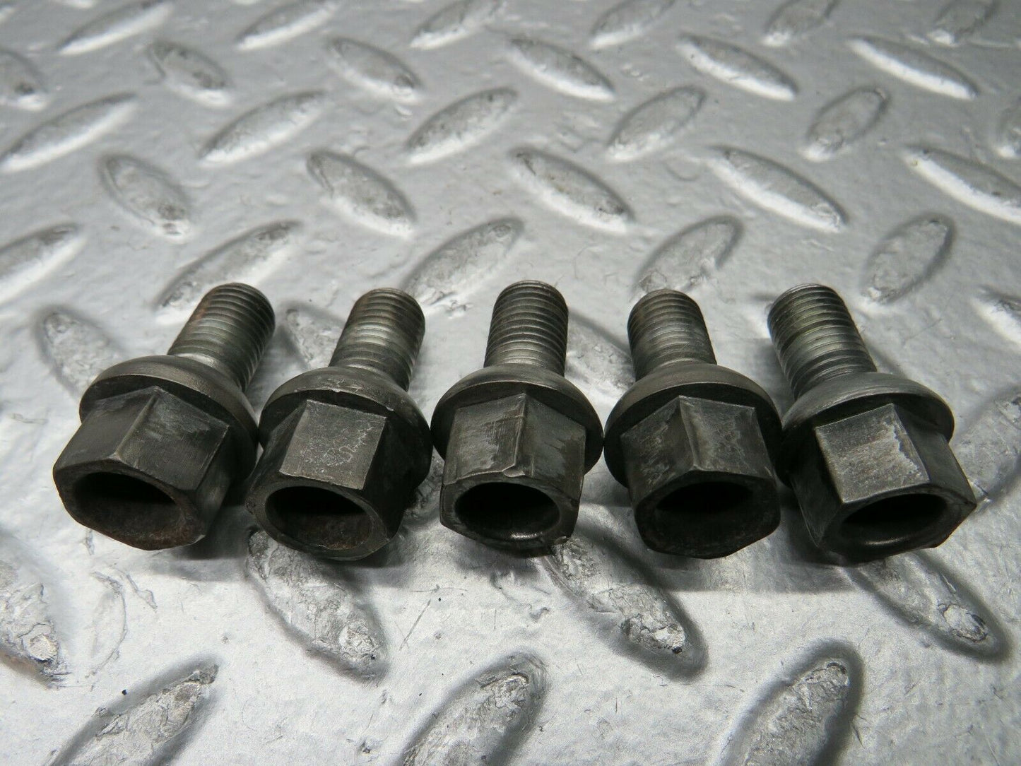 22930 Mercedes-Benz 5x Alloy Wheel Lug Bolt M12x1.5