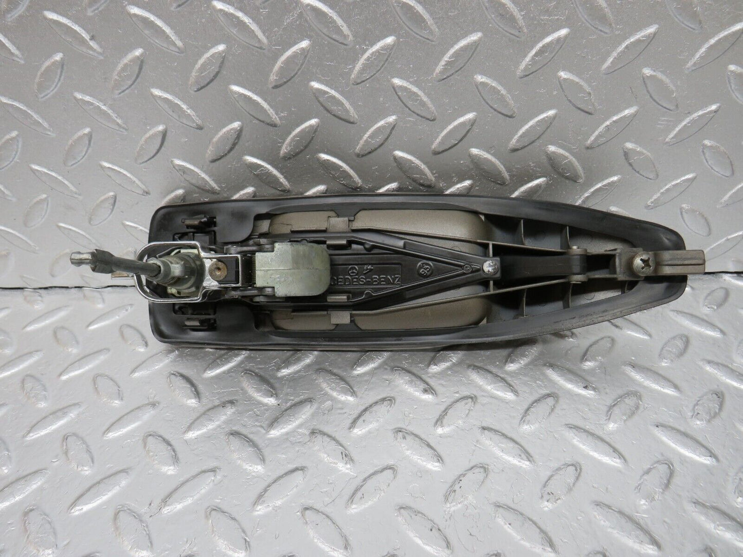 34662 Mercedes-Benz C126 380SEC Coupe Left Exterior Door Handle With Key