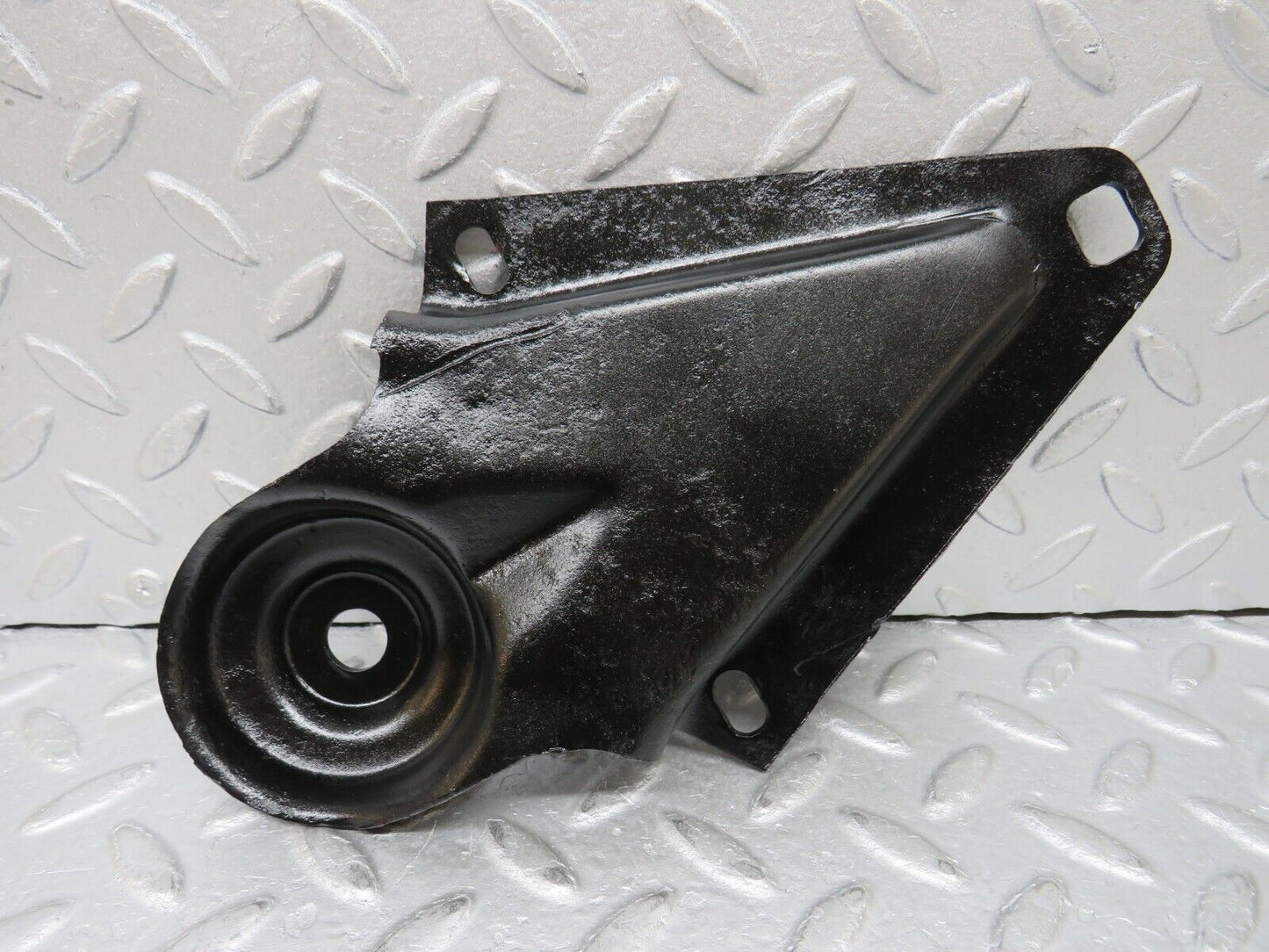 37484 Mercedes-Benz W109 300SEL Rear Suspension Axle Mounting Bracket