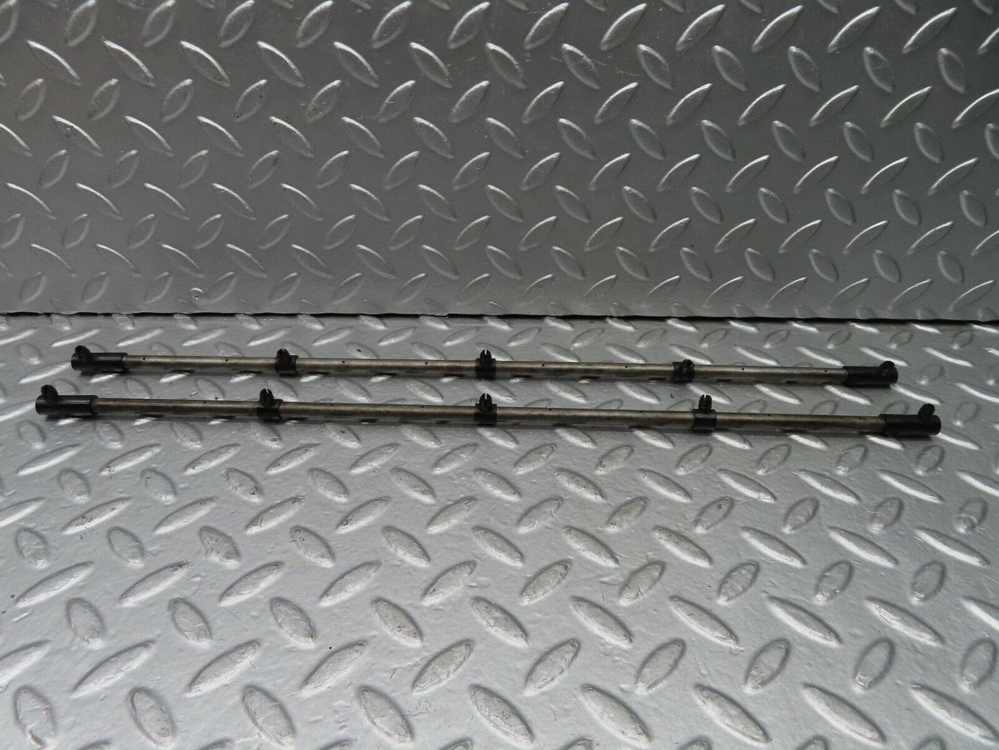 20705 Mercedes-Benz R107 450SL Camshaft Oil Tube