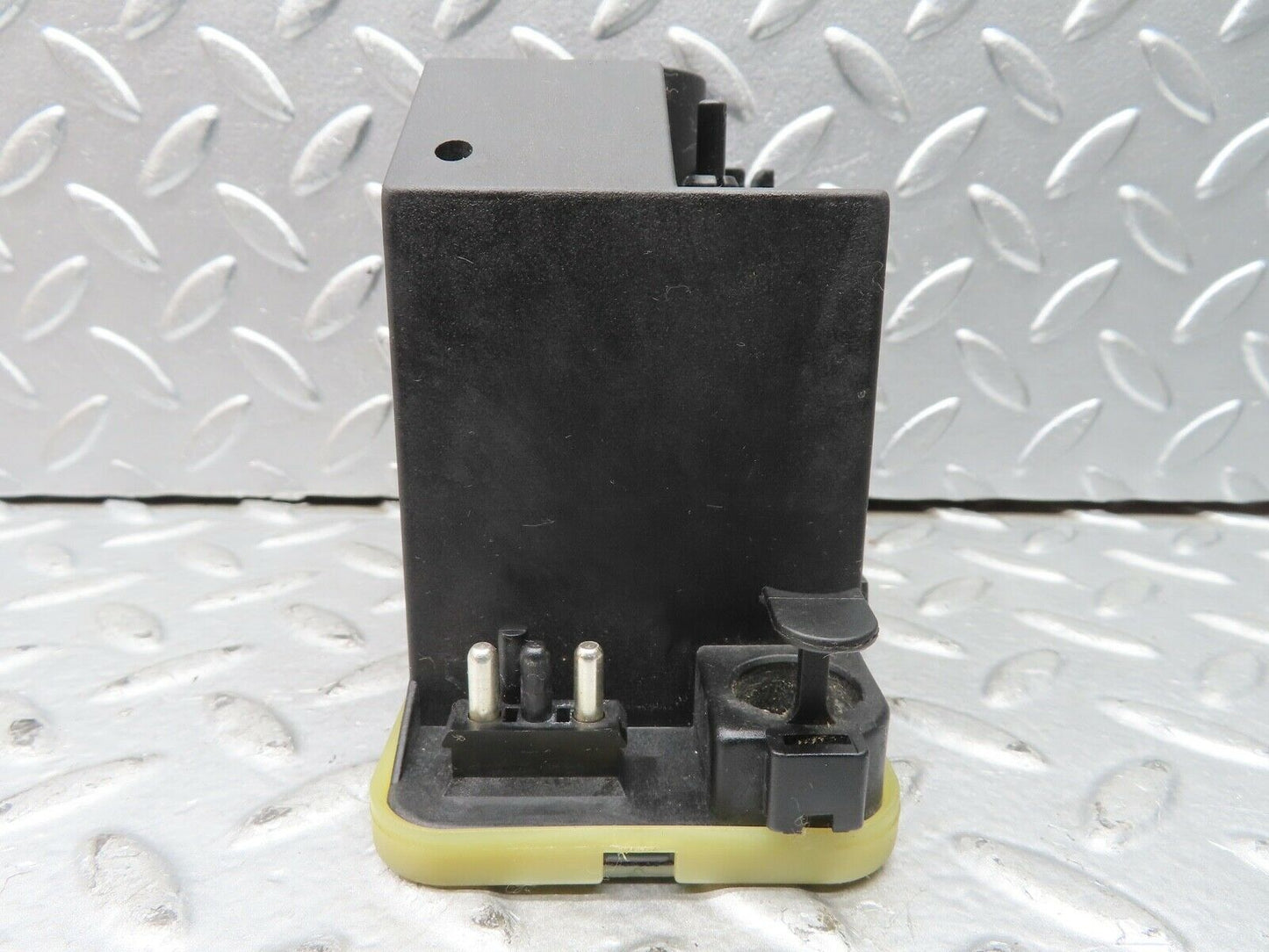 21617 Mercedes-Benz W126 300SE Central Locking Vacuum Pump 0008000948