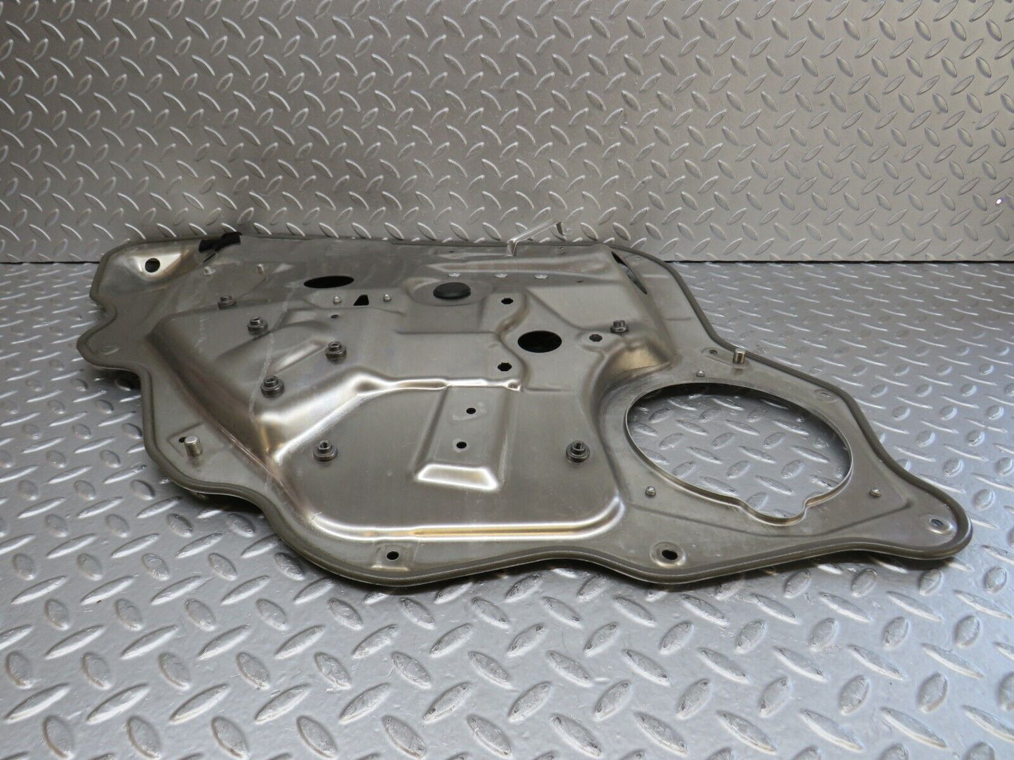 35106 Mercedes-Benz W221 Rear Right Window Regulator Support Panel