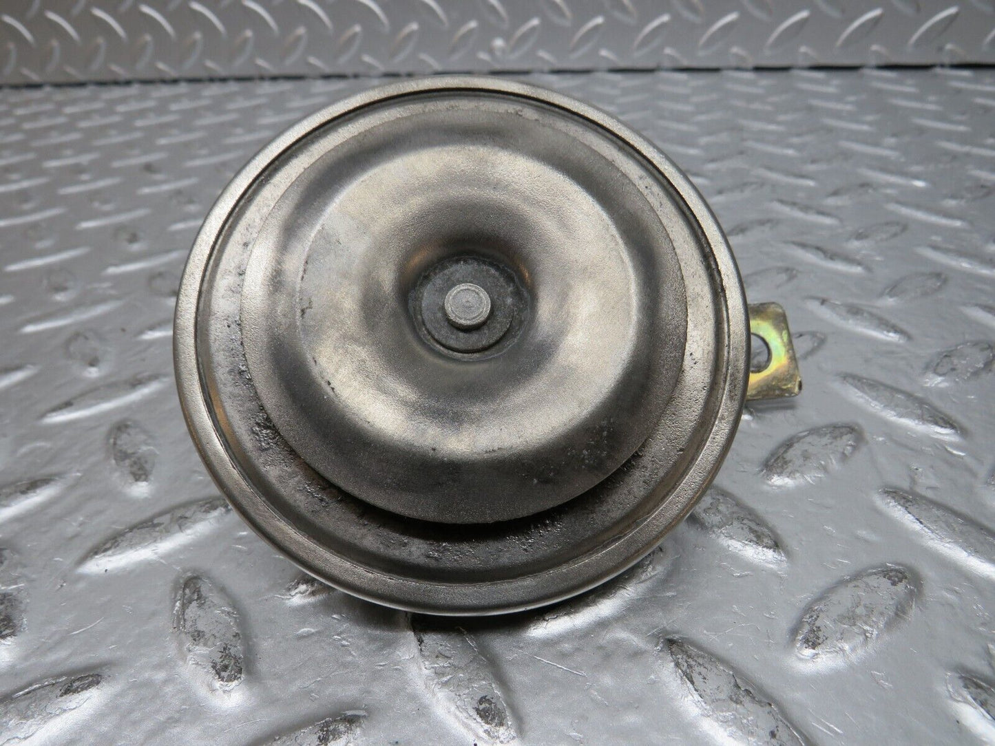 30617 Mercedes-Benz W201 190E 2.0L Horn Hella 002952