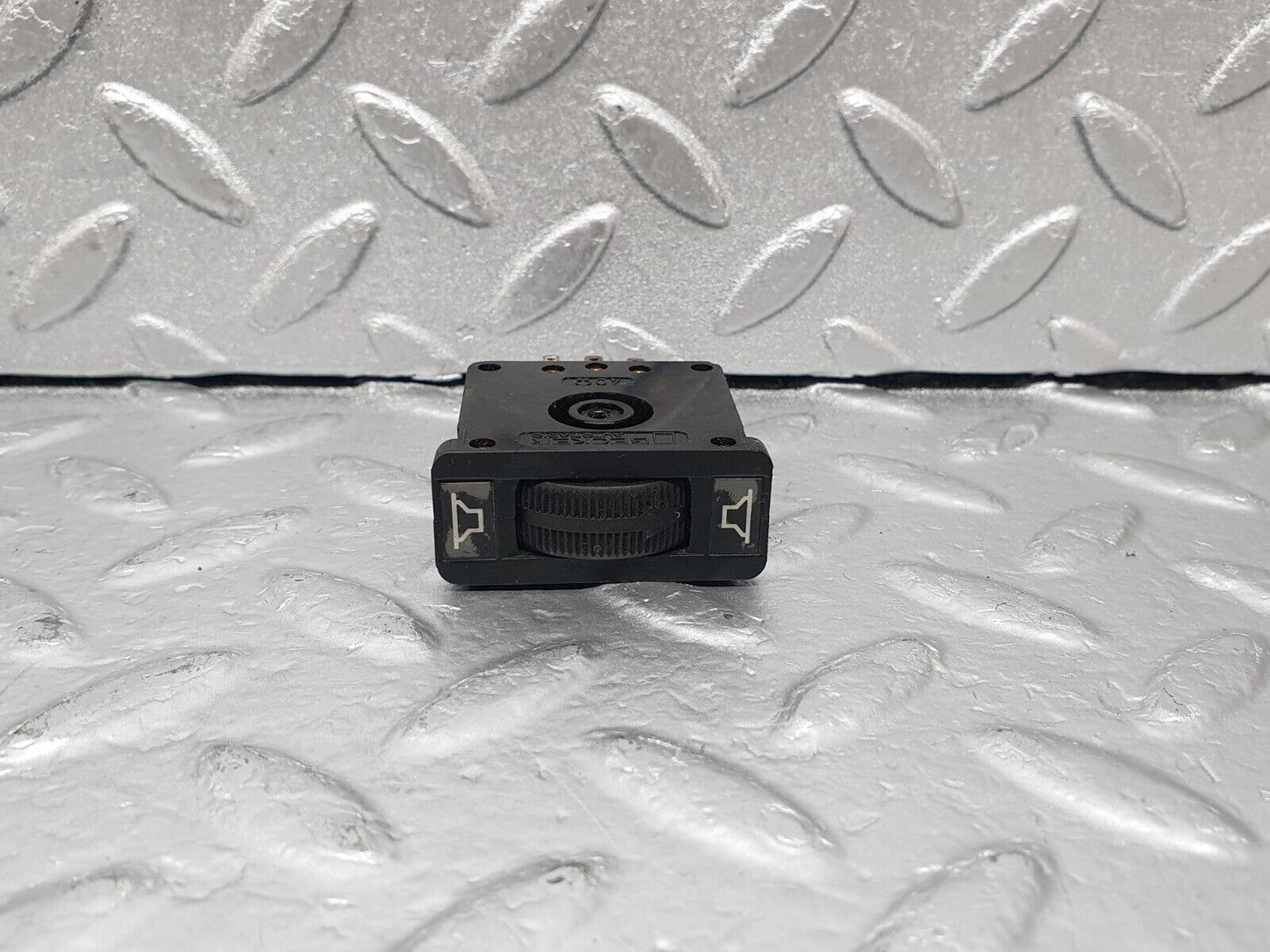 43654 Mercedes-Benz C126 380SEC Coupe Speaker Volume Control Switch
