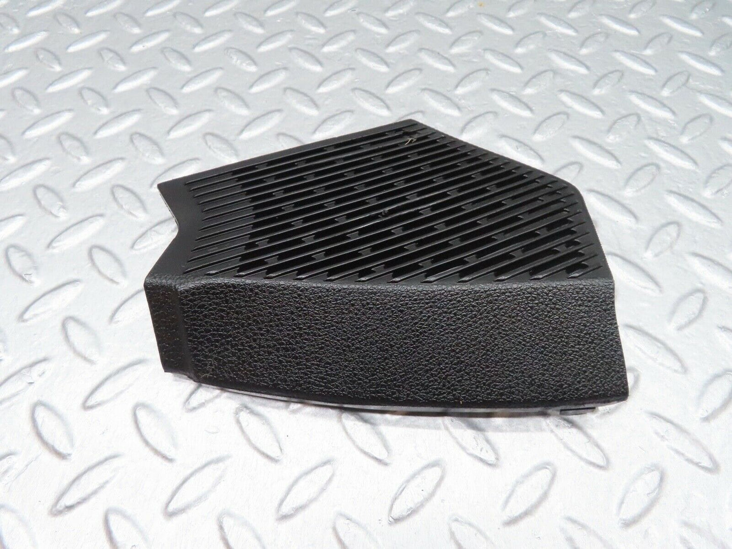17924 Mercedes-Benz W123 200 Dashboard Speaker Cover Grill Left