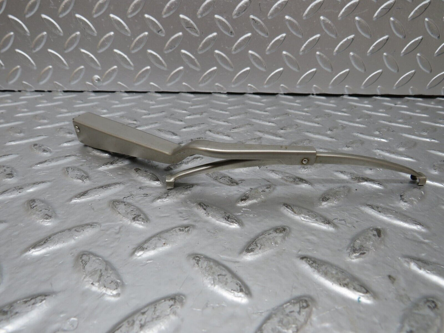 26050 Mercedes-Benz W116 450SE Headlight Wiper Arm Right Bosch