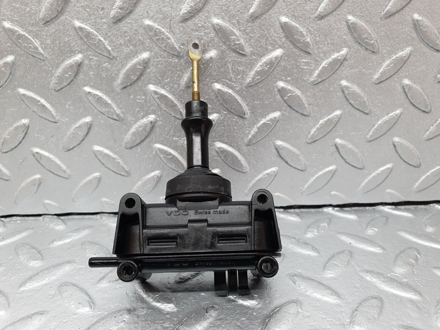 41511 Mercedes-Benz W124 200E Rear Door Lock Vacuum Actuator 0008007975