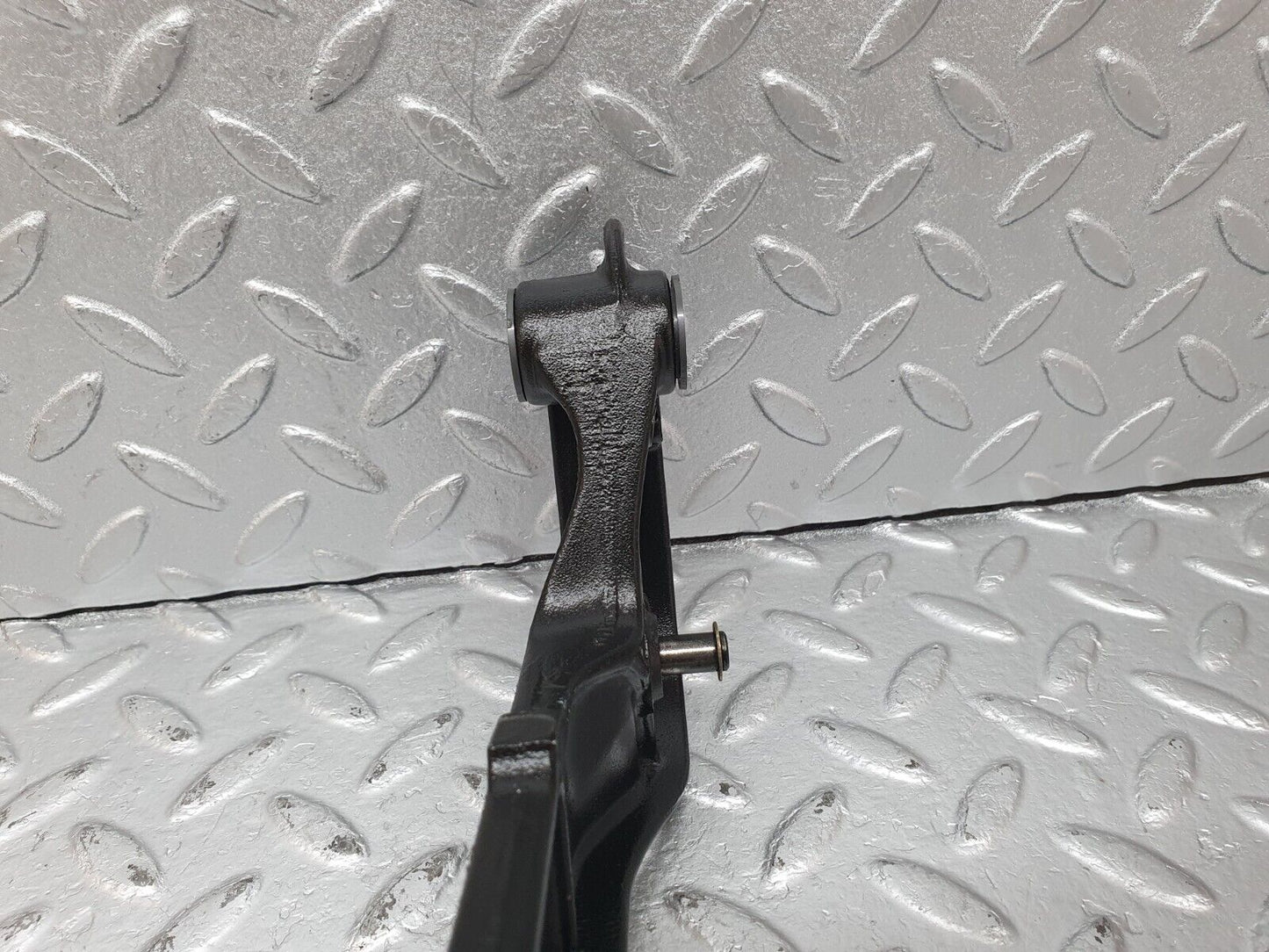 41458 Mercedes-Benz W124 200E Clutch Pedal With Rubber 2012902116 2012910282