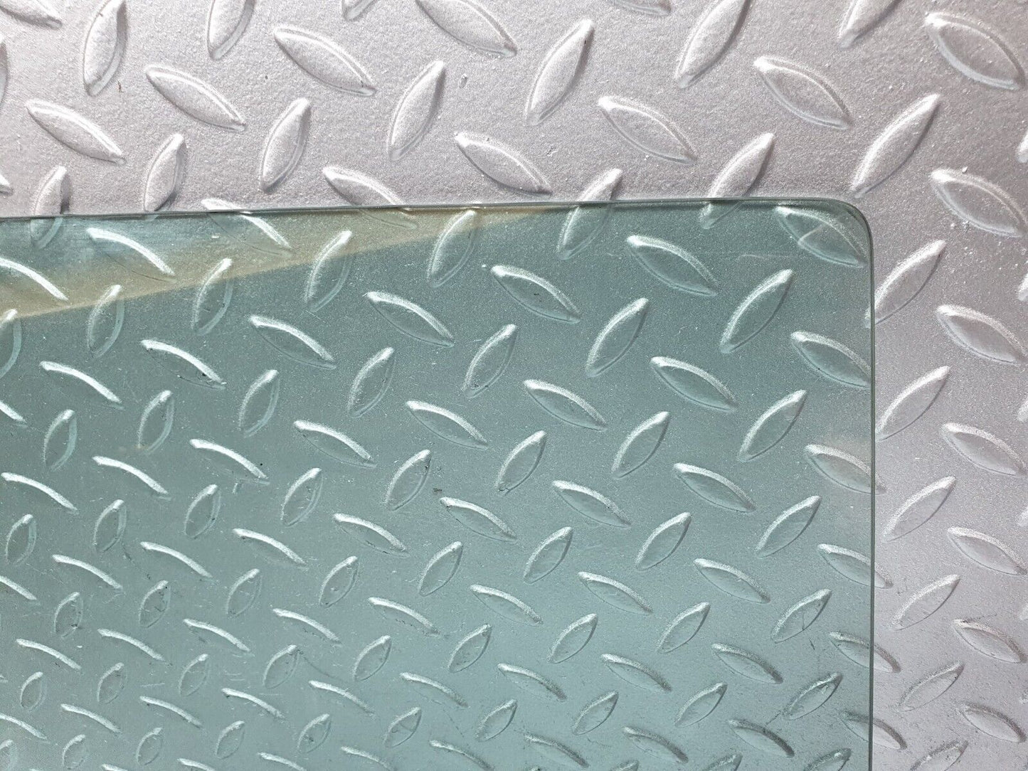 41407 Mercedes-Benz W124 200E Rear Right Door Window Glass