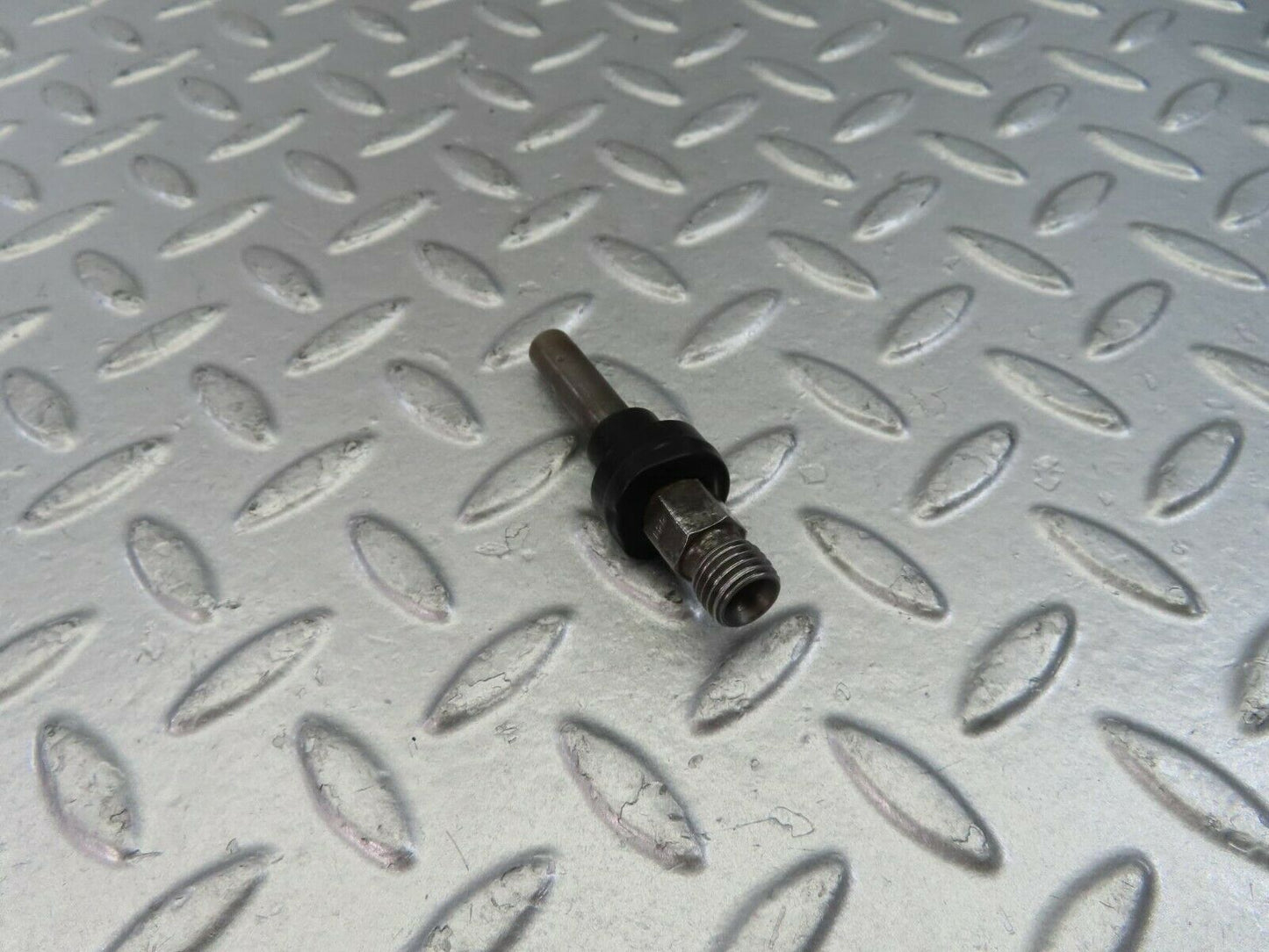 10795 Mercedes-Benz W123 230E Fuel Injector Bosch