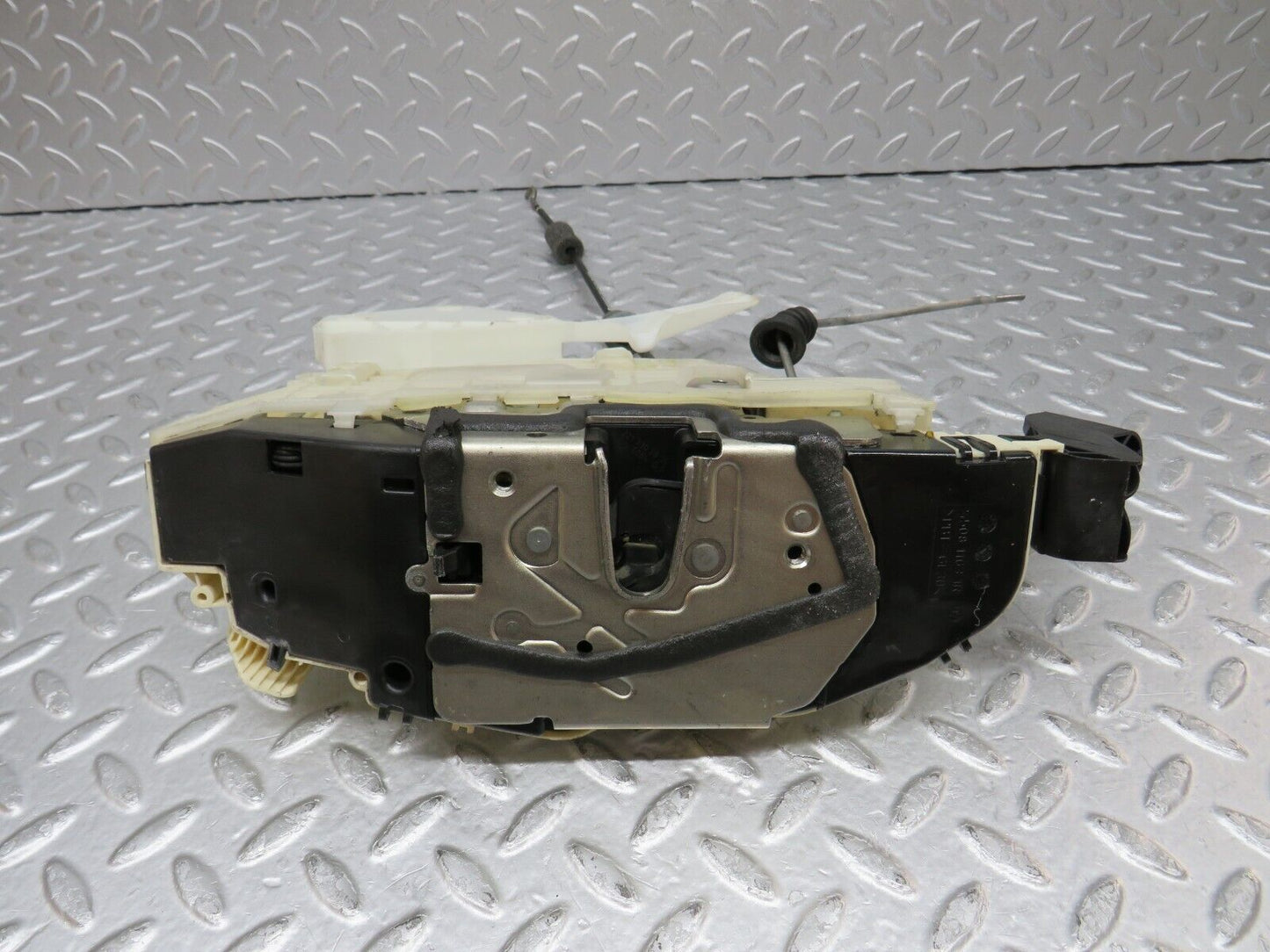 35236 Mercedes-Benz W221 Rear Right Door Lock Mechanism 2217302835
