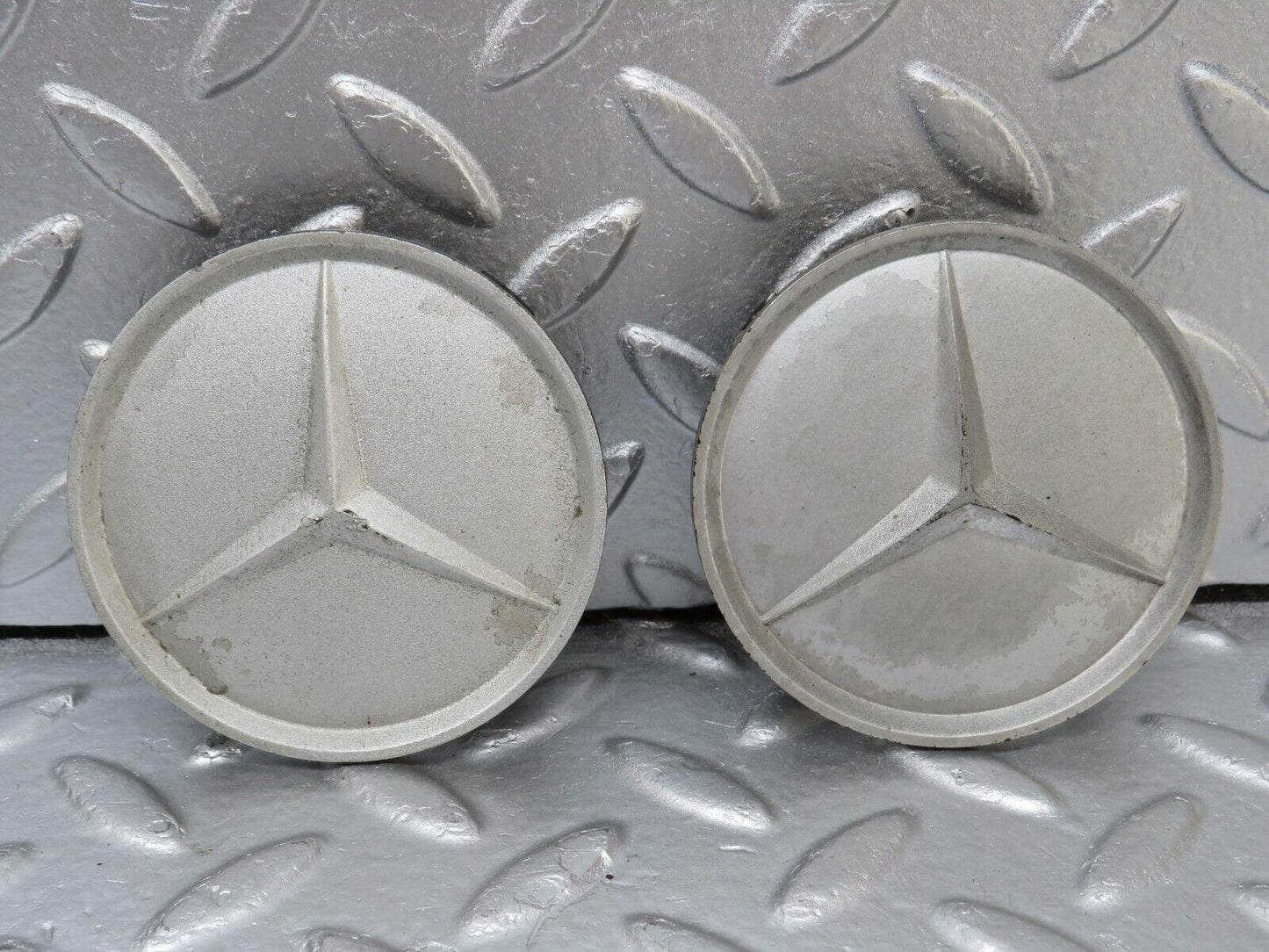 34196 Mercedes-Benz W124 260E Wheel Hub Cap Set