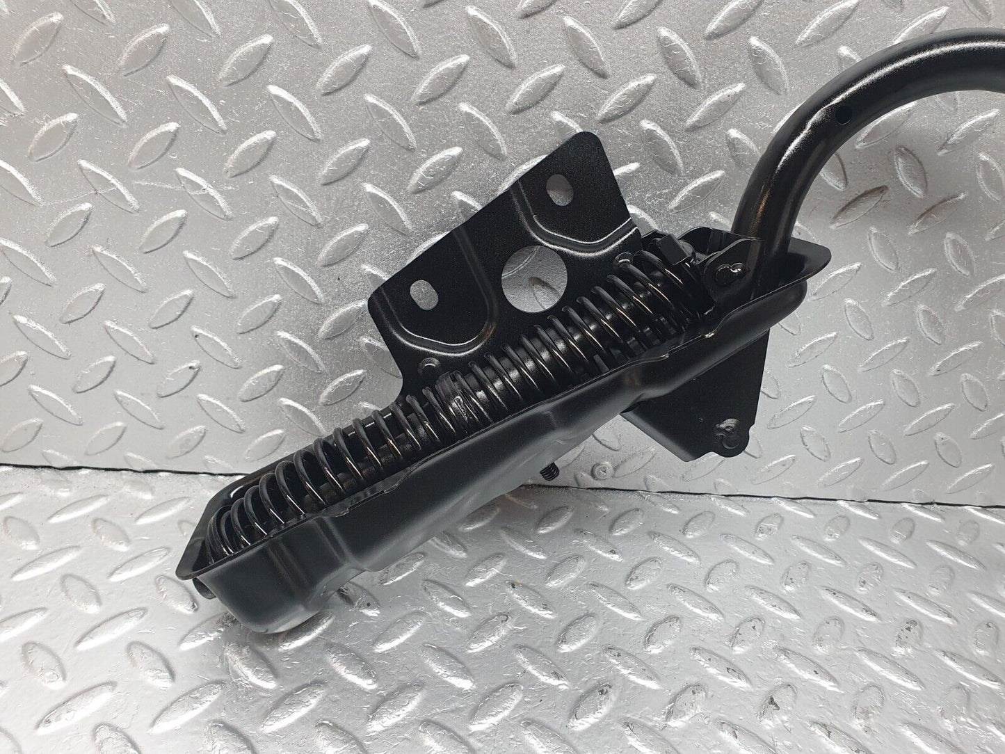 43508 Mercedes-Benz C126 380SEC Coupe Trunk Lid Hinge Left Side