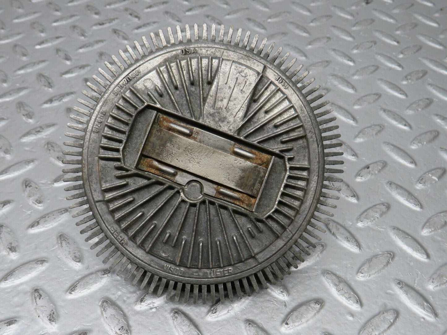 32889 Mercedes-Benz W123 300D Engine Cooling Fan Clutch Behr