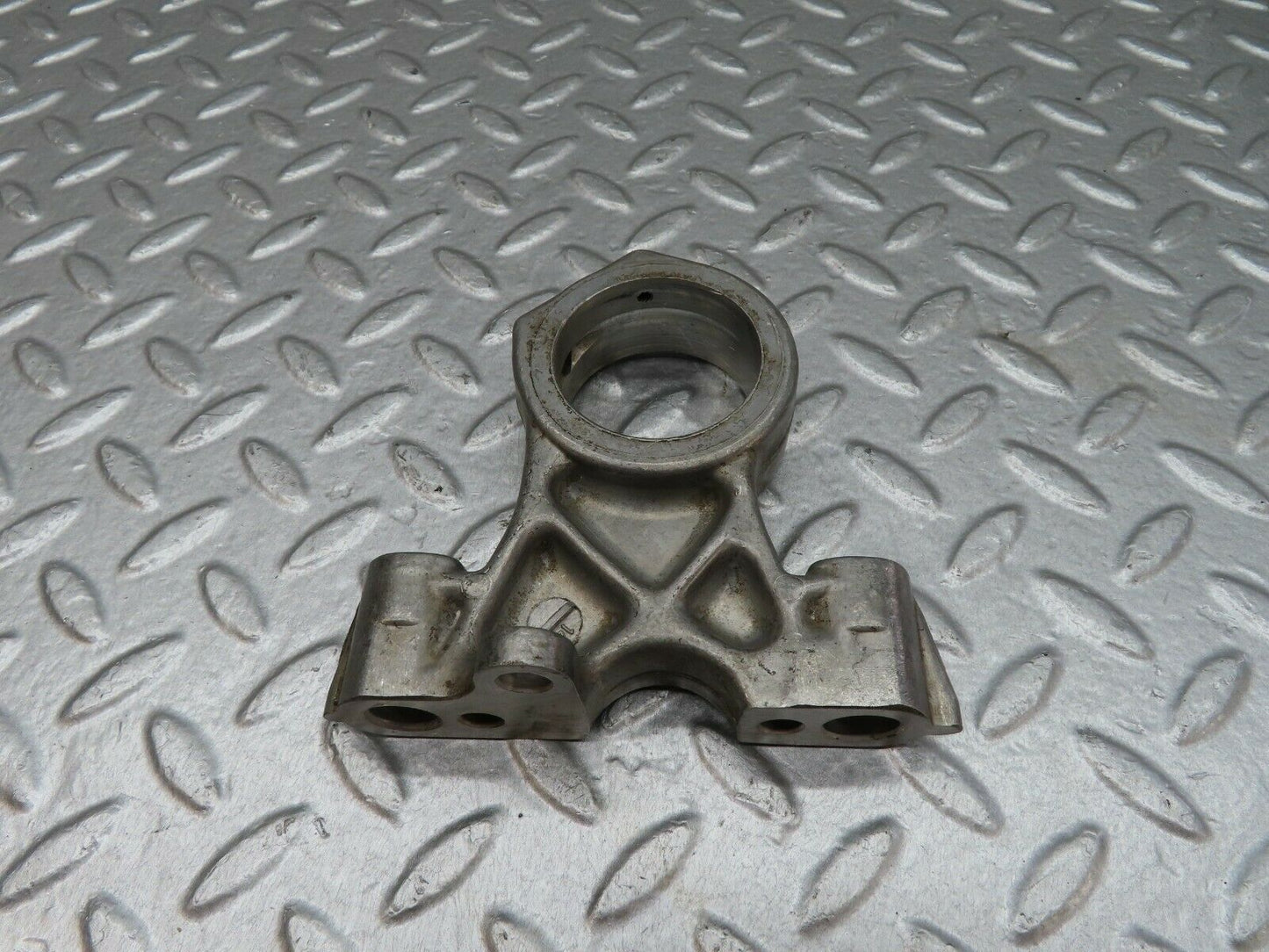 18035 Mercedes-Benz W123 200 Camshaft Tower Bearing 1150510812