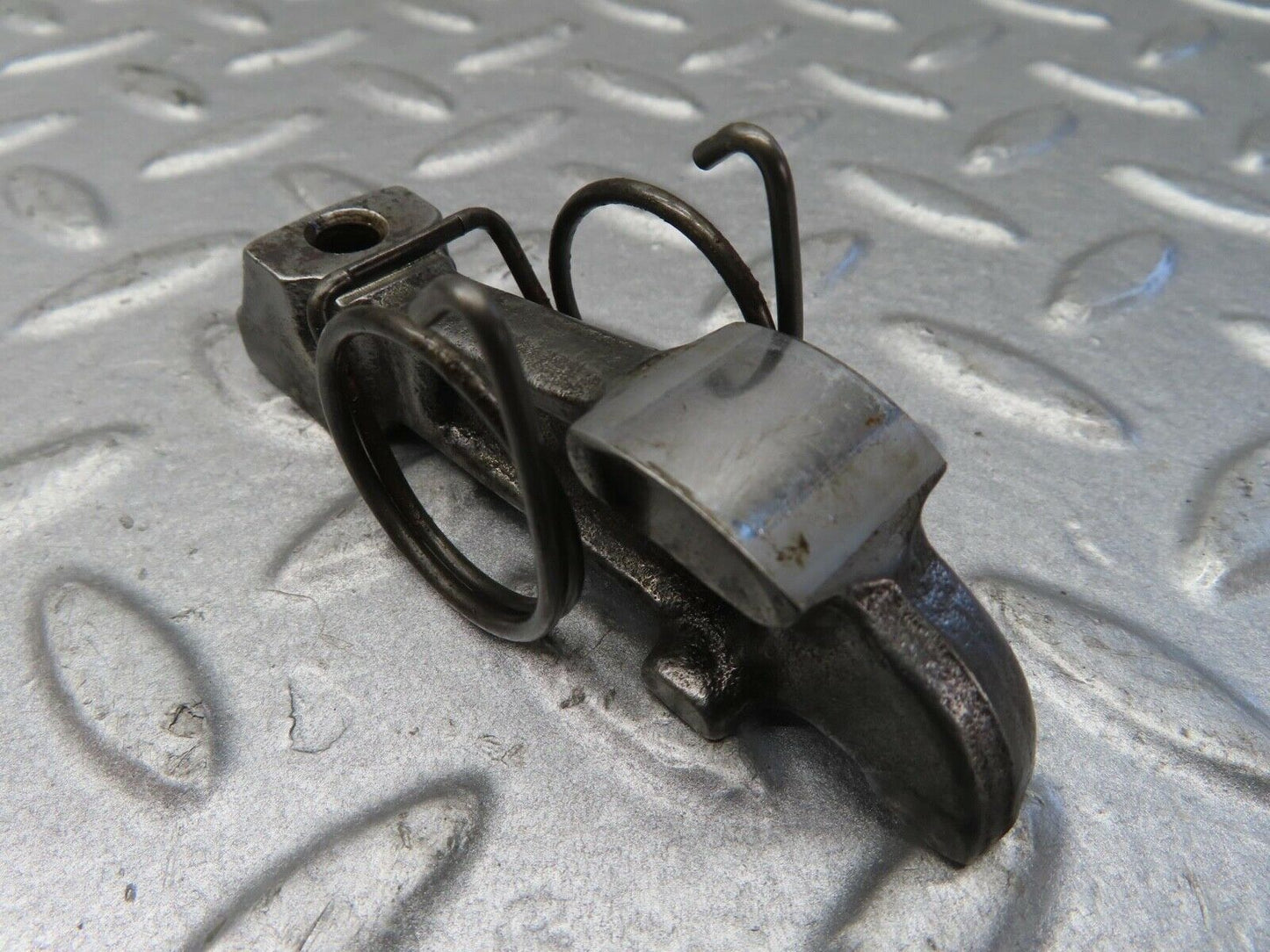 13375 Mercedes-Benz W111 230S Valve Rocker Arm With Retaining Spring